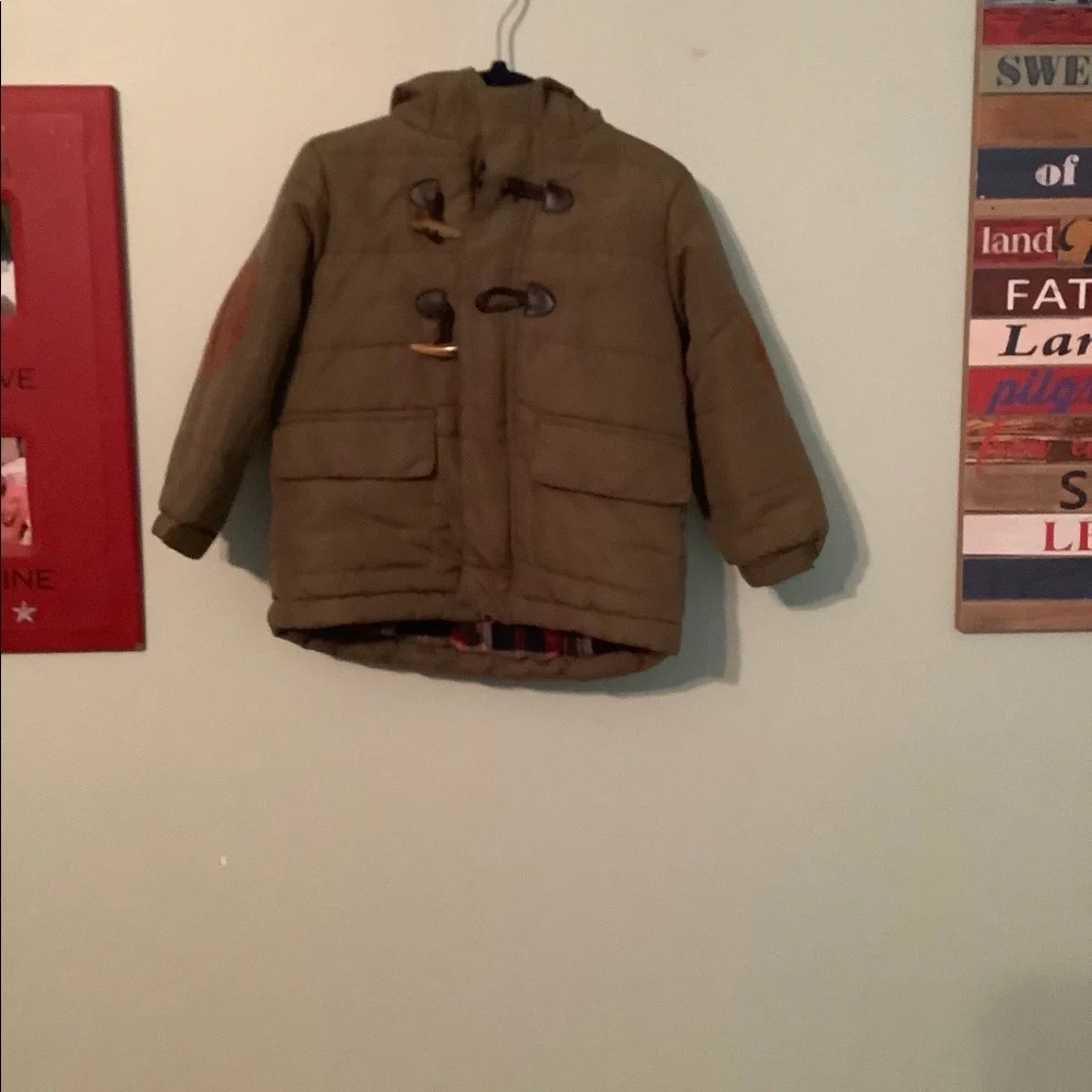 Tamarind‎ green coat